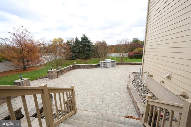 Building Photo - 1401 Hampstead Ct