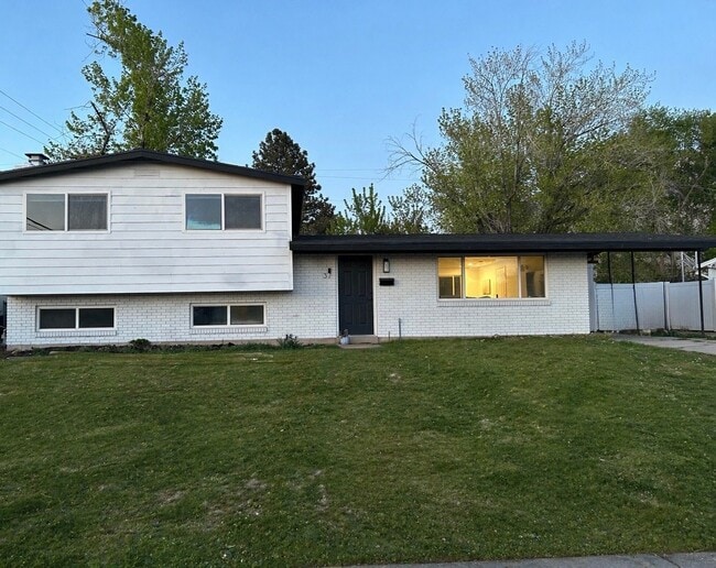 Building Photo - 37 Eastwood Dr
