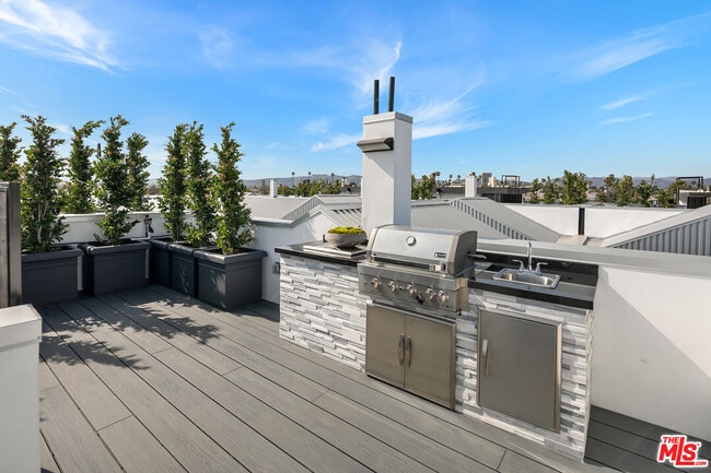 Building Photo - 5164 W Mid City Ct