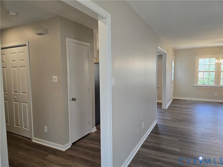 Building Photo - 1600 Porters Mill Terrace