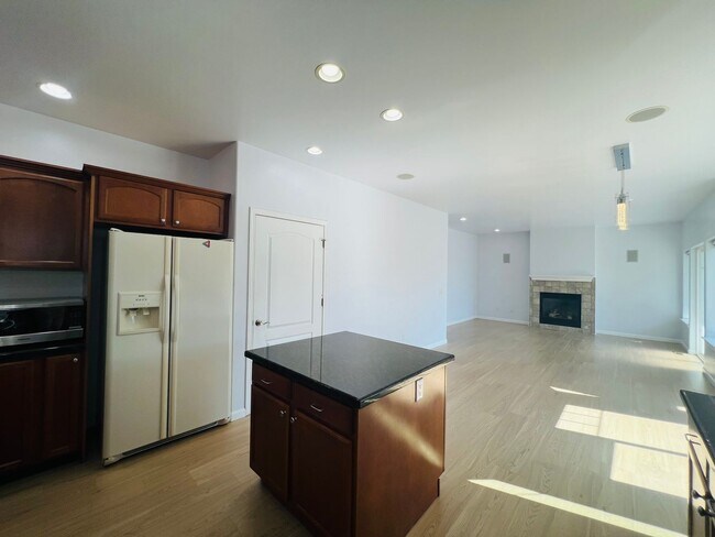 Building Photo - 4 Bedroom 2.5 Bathroom Home w/ Garage In Ferndale!