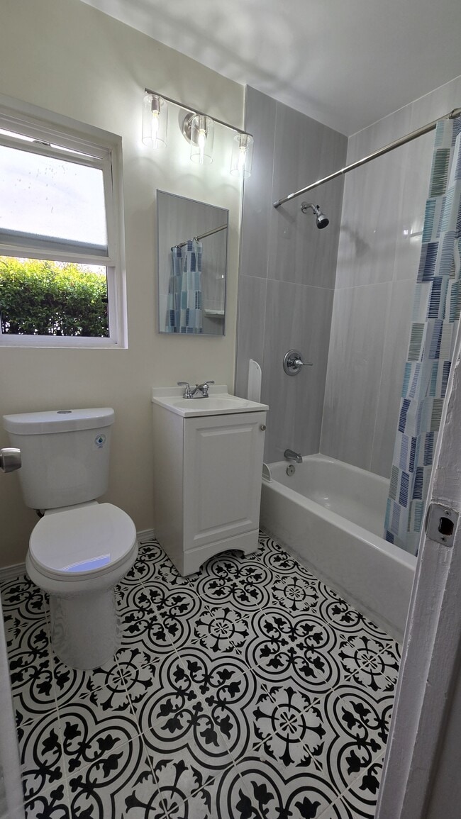 Building Photo - 4518 Boundary St