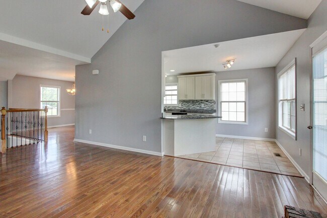 Building Photo - Sweet Splitlevel with Awesome Basement Area