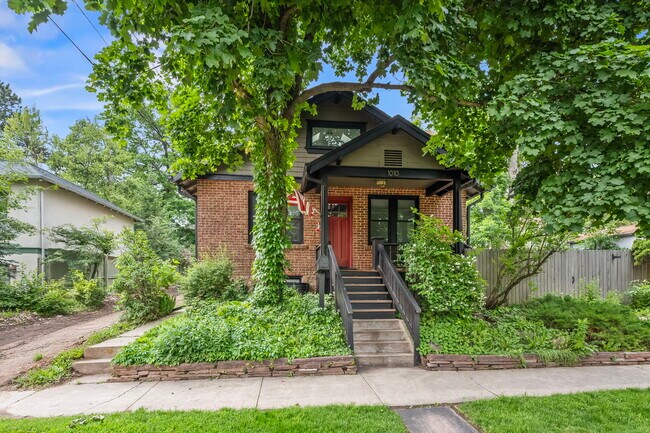 Primary Photo - 1010 Euclid Ave