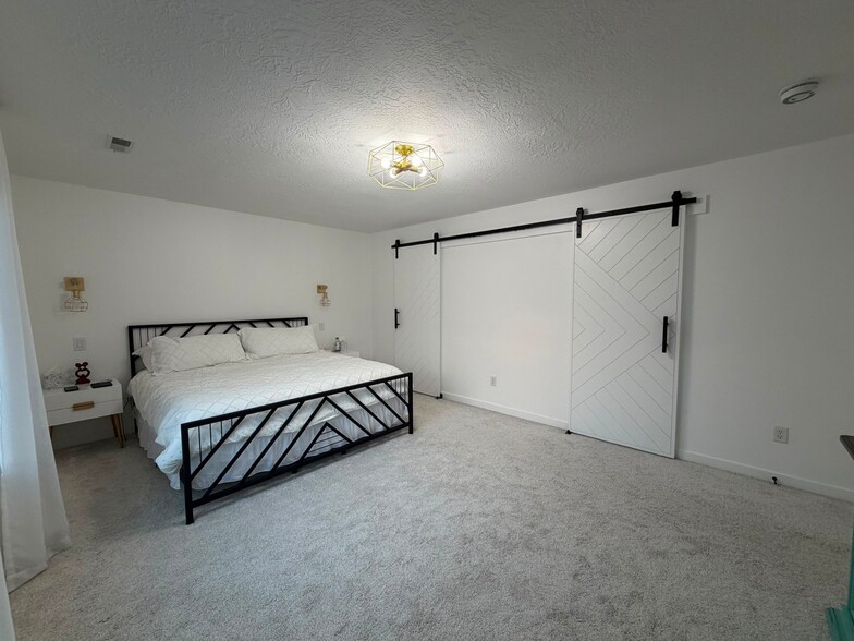Building Photo - 3584 Hawk Dr