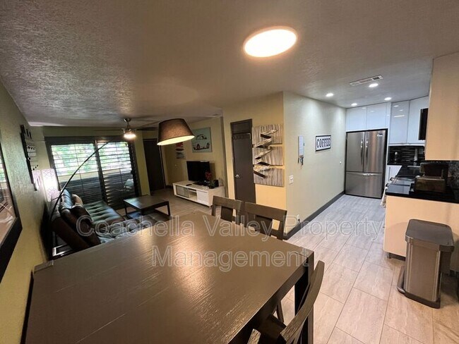 Building Photo - 2821 Los Felices Cir W