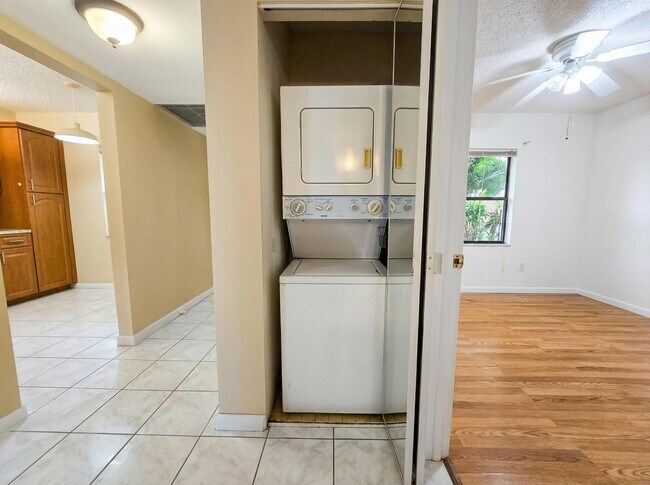 Building Photo - 2900 NW 42nd Ave