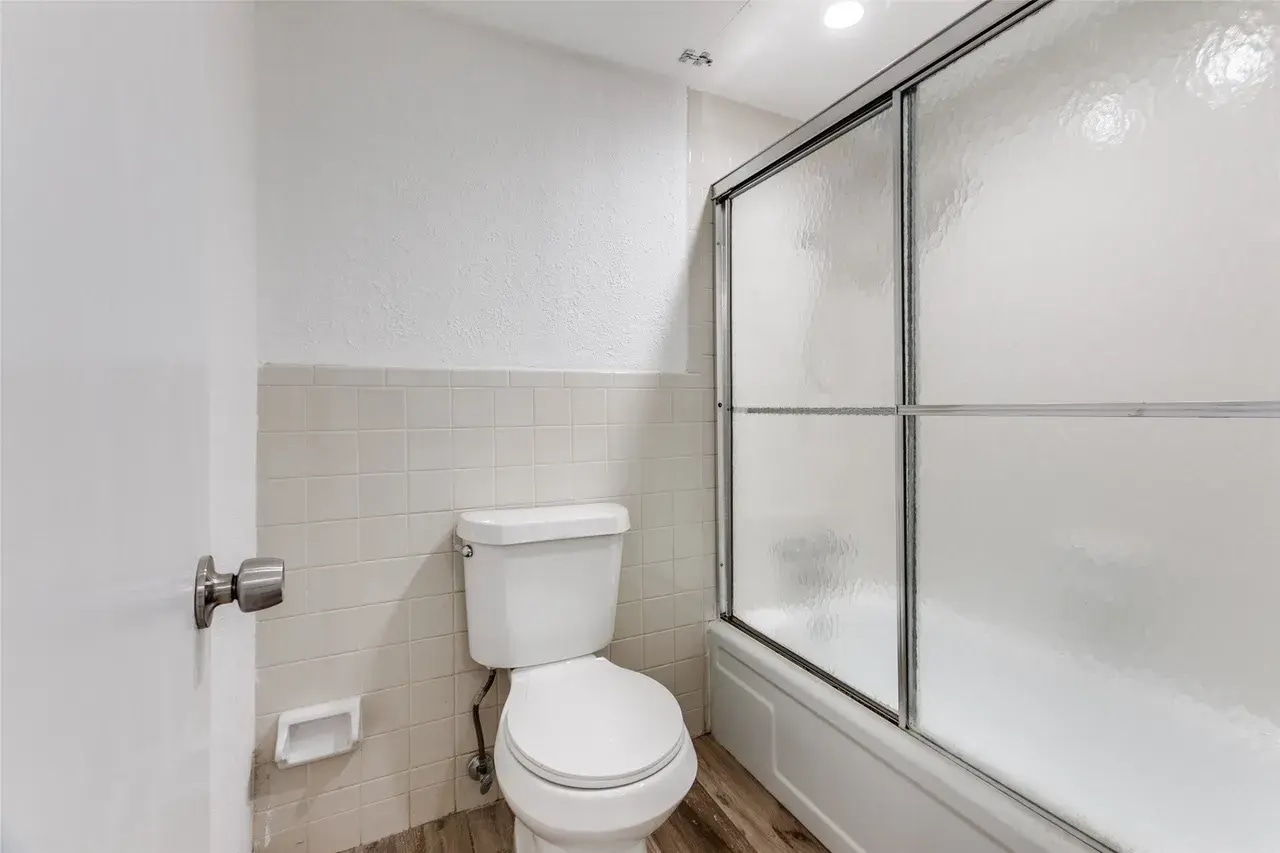 Building Photo - 5881 Preston View Blvd