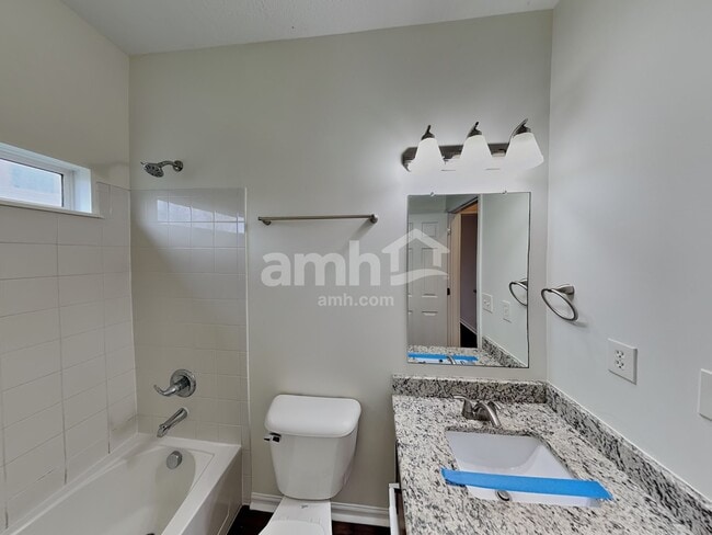 Building Photo - 210 Cherry Tree Ln