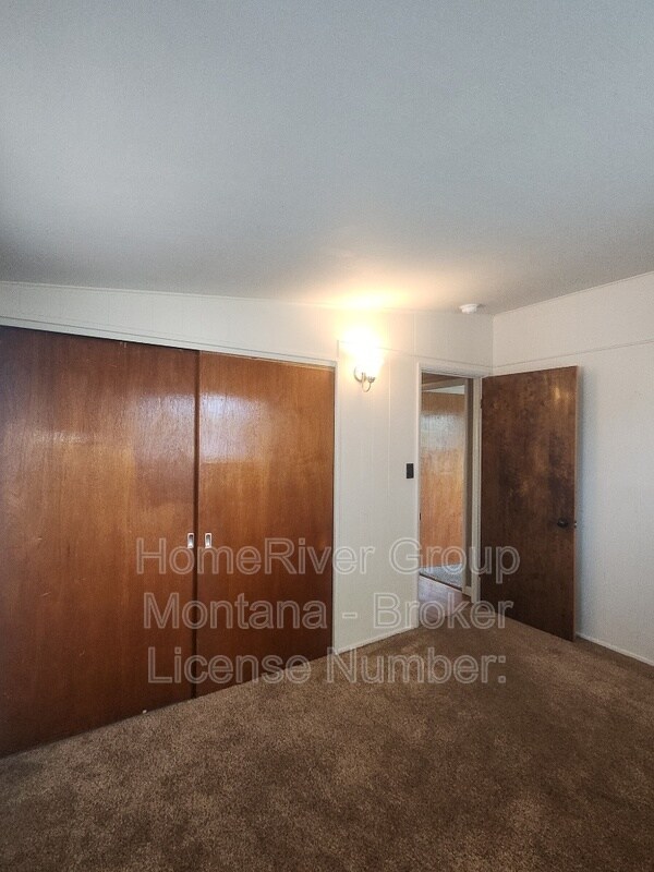 Building Photo - 1809 Defoe St