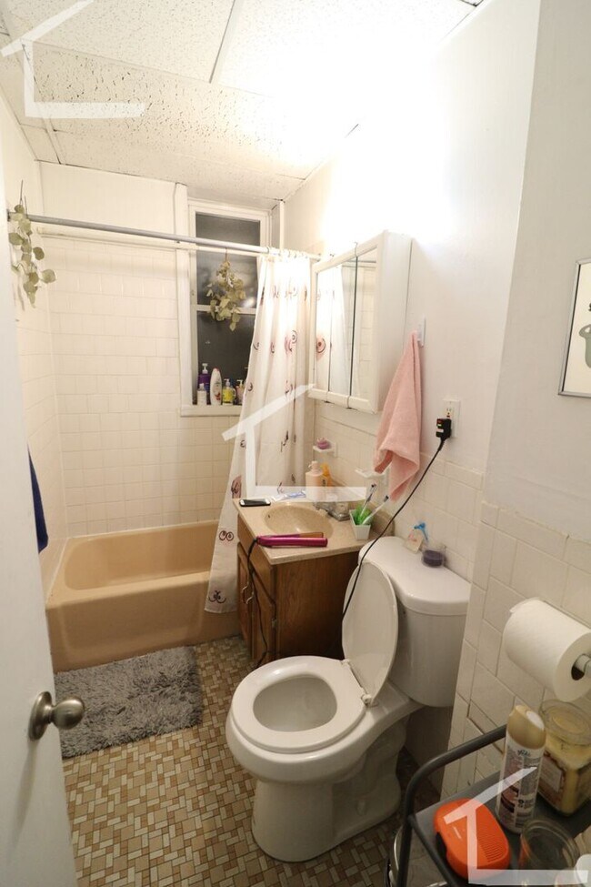Building Photo - Awesome 2 Bed Apartment for Students
