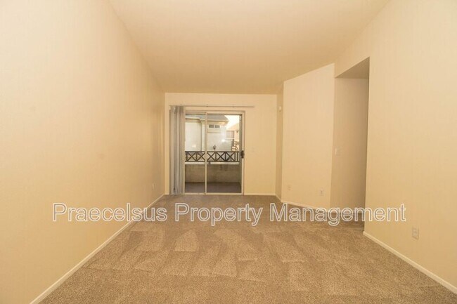 Building Photo - 2023 Lakeridge Cir