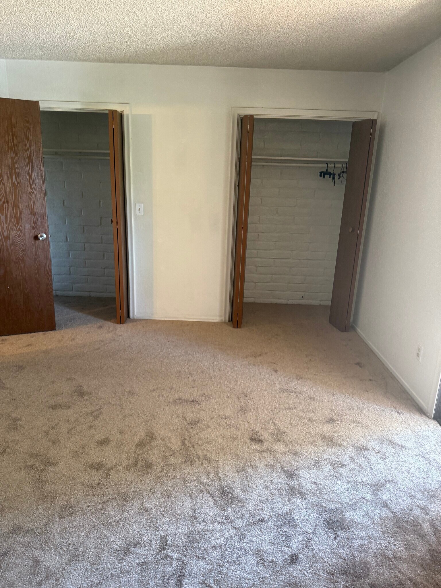 Building Photo - 797 W Mesa Verde Dr