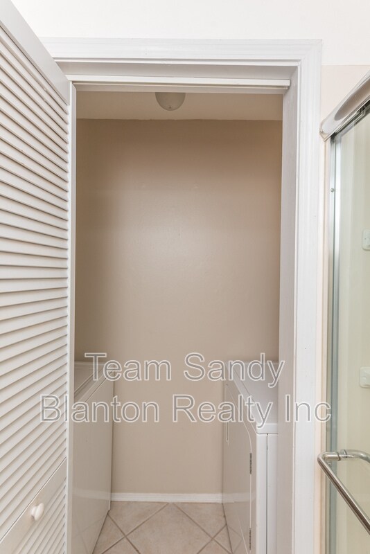 Building Photo - 2300 W Michigan Ave