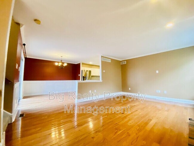 Building Photo - 475 Stoneglen St