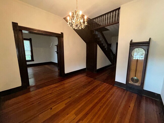 Building Photo - 179 Lagrange St
