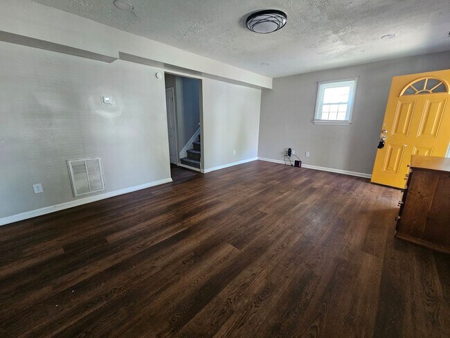 Building Photo - NEWPORT NEWS SOUTH