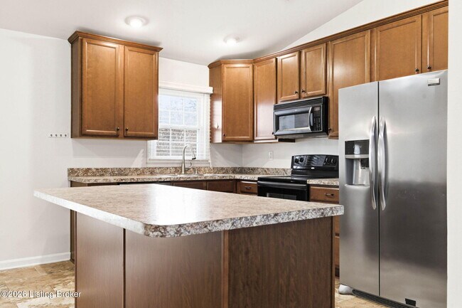 Building Photo - 2403 Silverbrook Ave