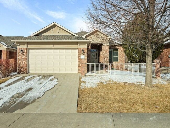 Building Photo - 4 bed 3 Bath Patio Home in West Windsor!