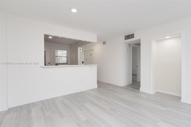 Building Photo - 3600 NE 170th St