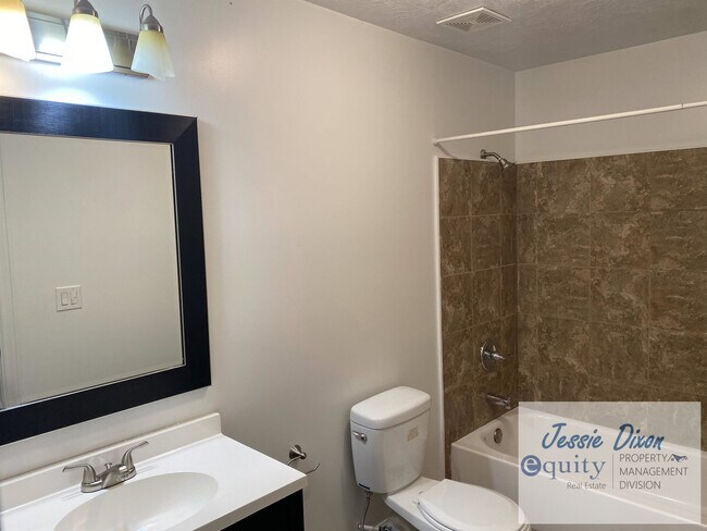 Building Photo - 2747 S 1475 W