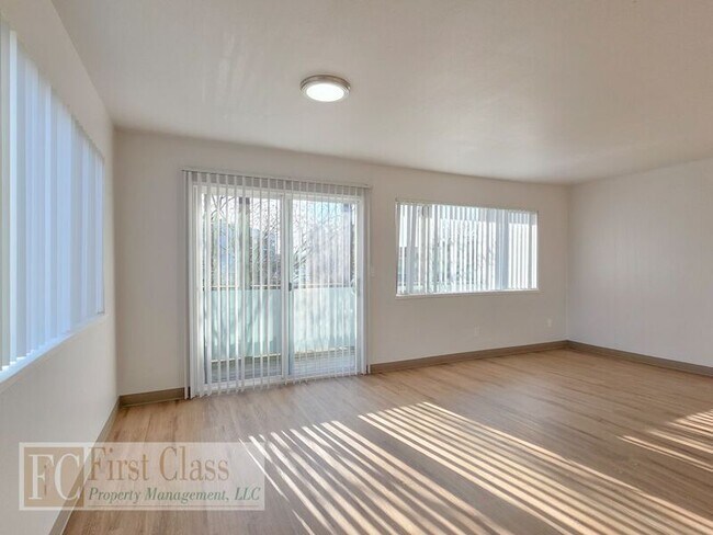 Building Photo - 12345 SW Hall Blvd