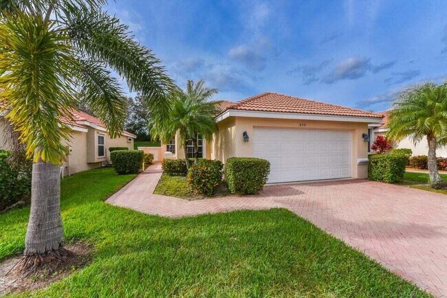 Building Photo - 650 SW Treasure Cove