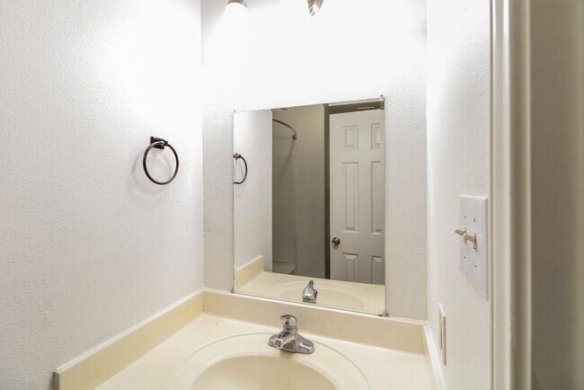 Building Photo - 3822 Enclave Mist Ln