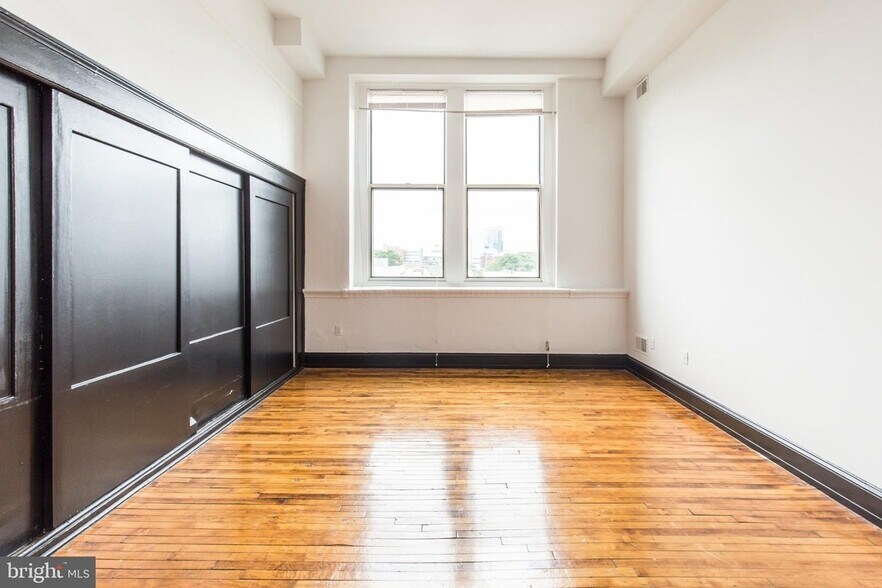 Building Photo - 3809 Spring Garden St