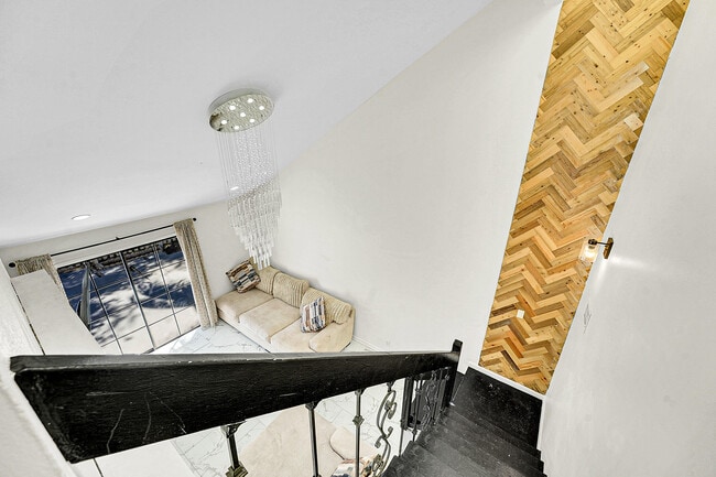 Building Photo - 9056 Green Meadows Way