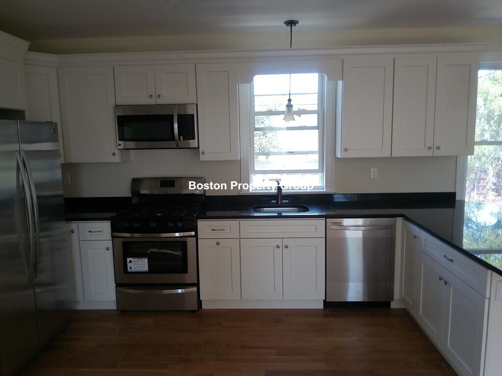 Building Photo - 39 Millmont St