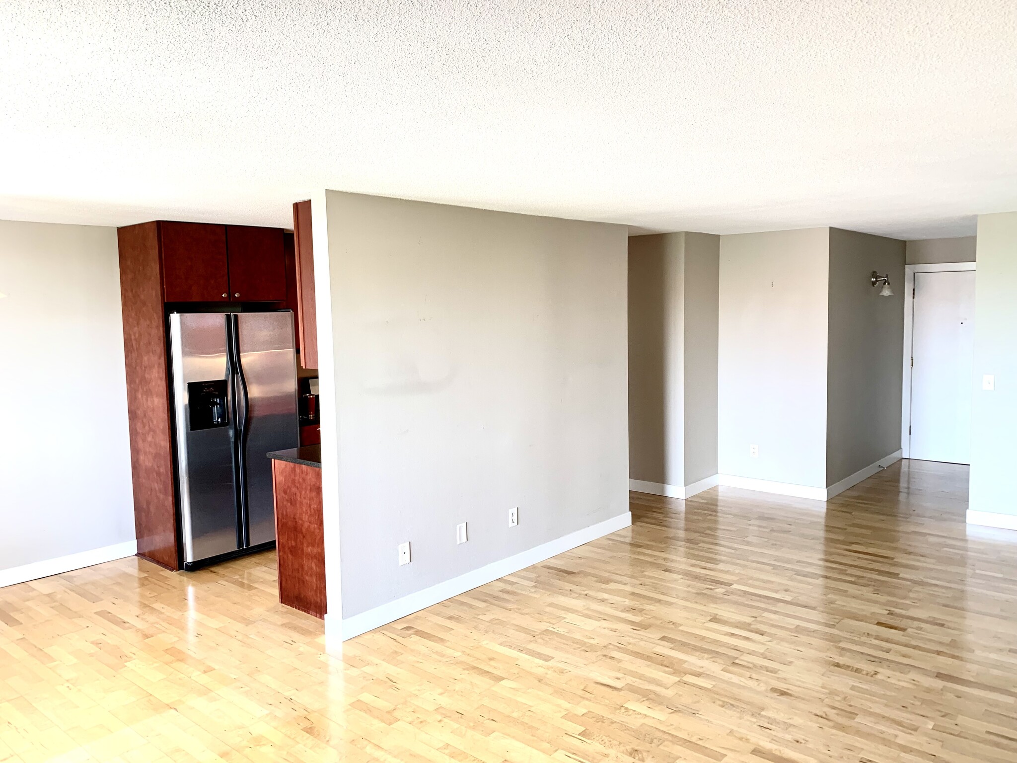 Building Photo - 2800 W 44th St