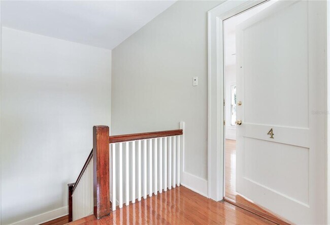 Building Photo - 2114 W Dekle Ave