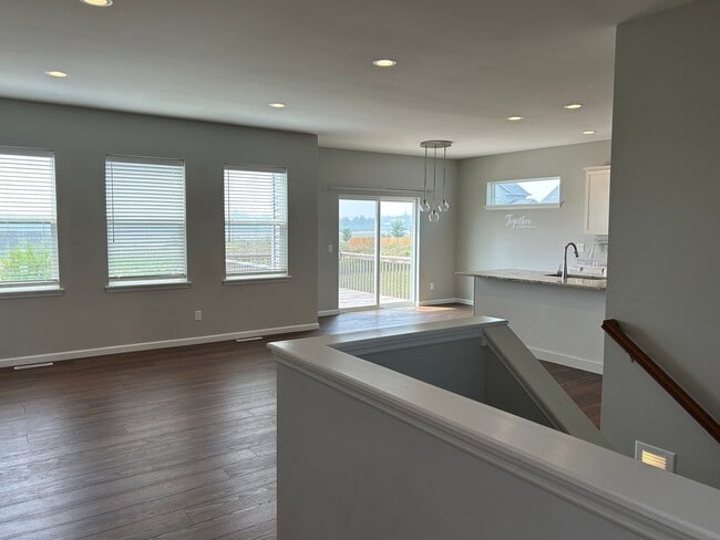 Building Photo - Available in August - Spacious 4 Bedroom, 3 Bathroom Home in the Linn-Mar School District