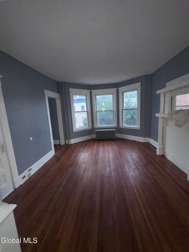 Building Photo - 254 Sheridan Ave