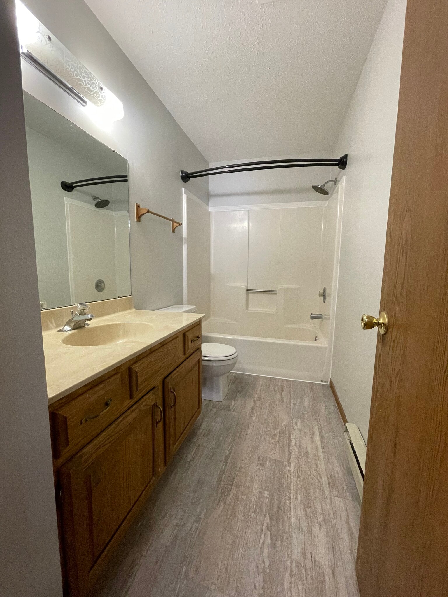 Building Photo - 1831 Cloveridge Dr