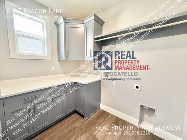 Building Photo - 6147 Beacon Ln