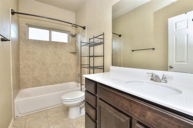Building Photo - 1232 Clearwing Cir