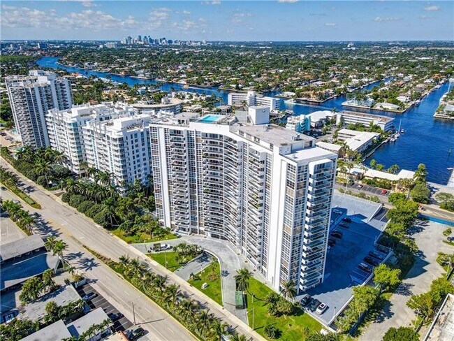 Building Photo - 2841 N Ocean Blvd