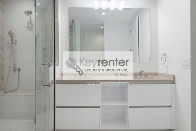 Building Photo - 400 Central Ave