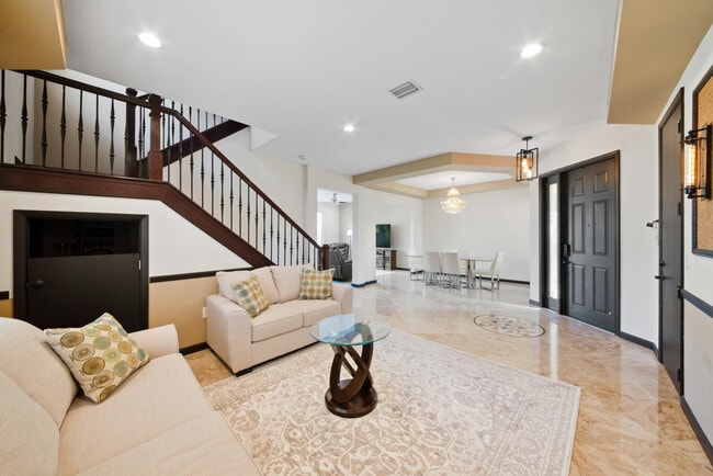 Building Photo - 7865 Jewelwood Dr