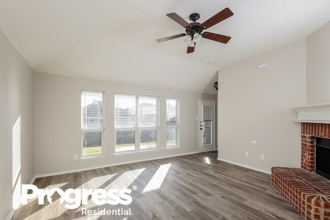 Building Photo - 320 Foreston Dr