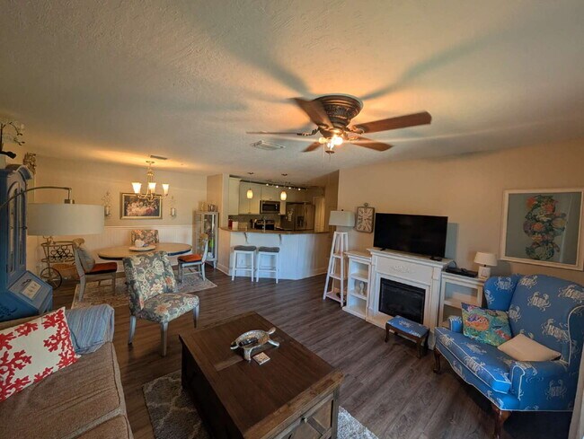 Building Photo - Fully Furnished 2-Bedroom Condo