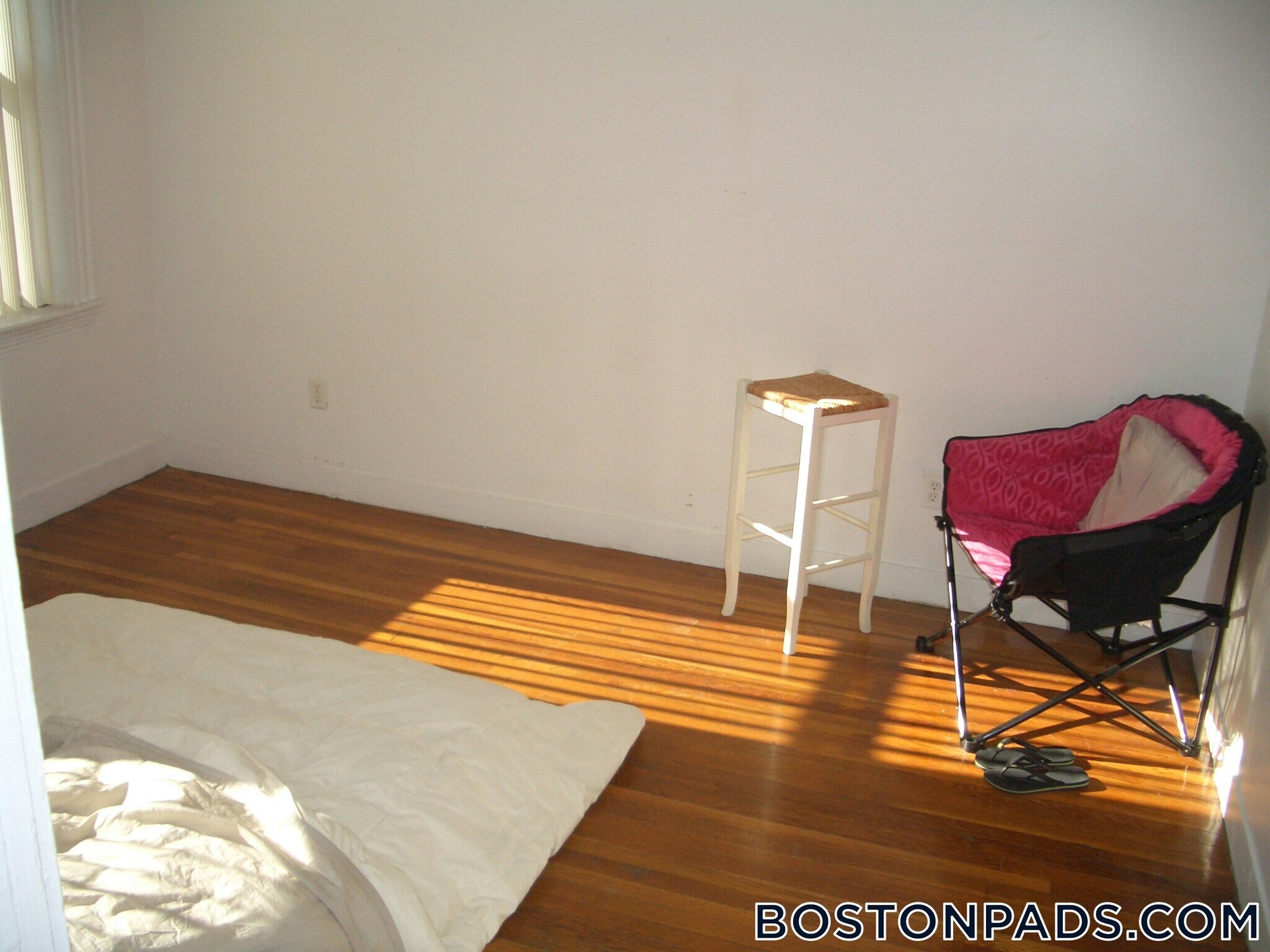 Building Photo - 89 Park Dr