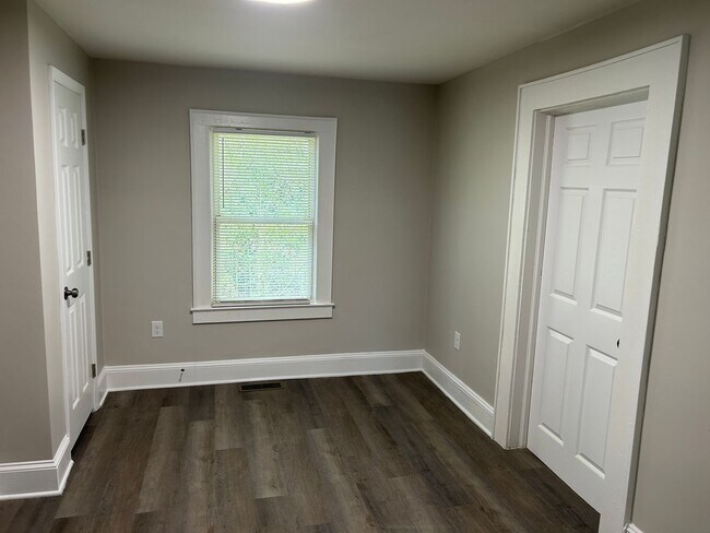 Building Photo - 4151 Sheraton St