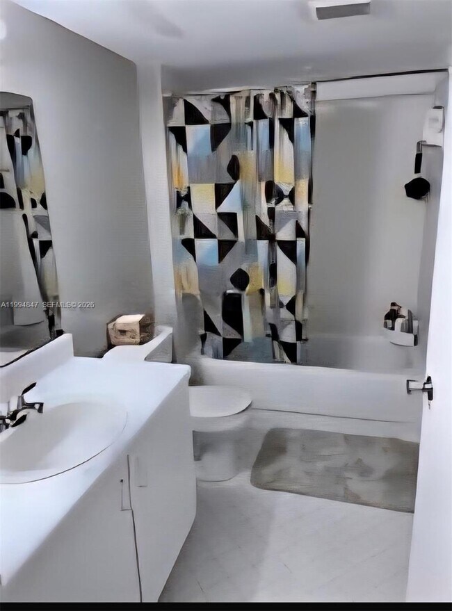 Building Photo - 900 SW 142nd Ave