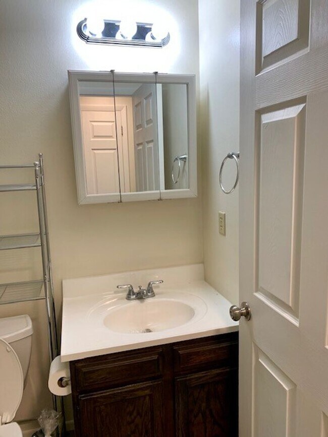 Building Photo - STUDENTS WELCOME! 3-Bed / 2-Bath Home 2 Miles from CSU