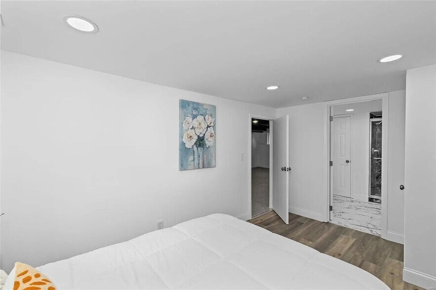 Building Photo - 4406 Ellenwood Ave