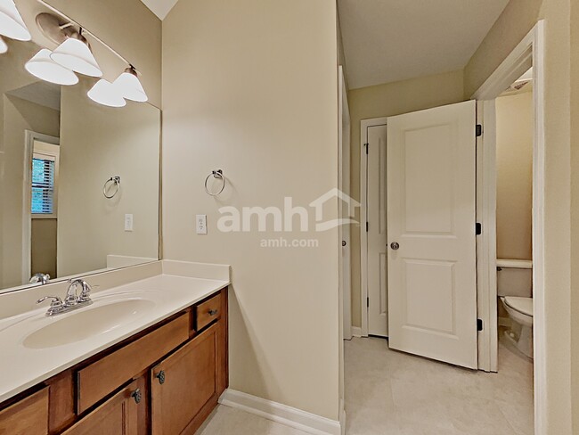Building Photo - 252 Ascott Lane