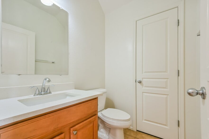 Building Photo - 28779 N Spur Dr